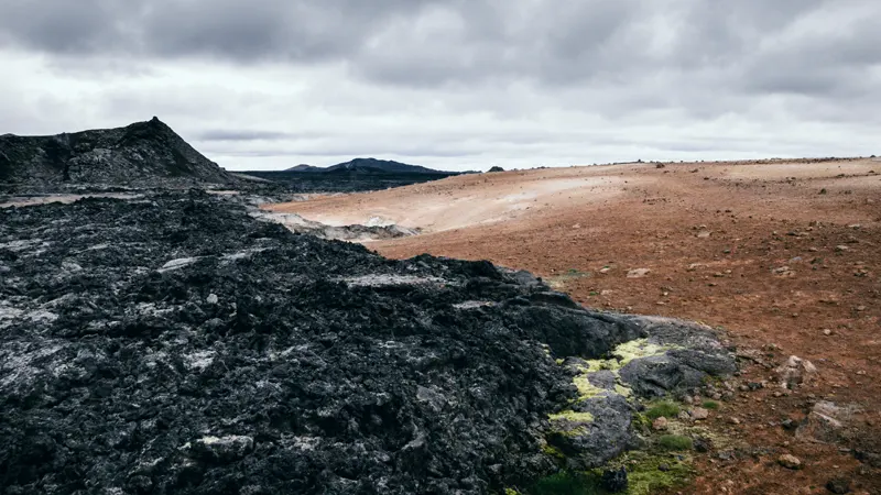 Image_of_volcanic_rocks_rich_with_geothermal_resources_that_can_be_used_in_Bitcoin_Mining