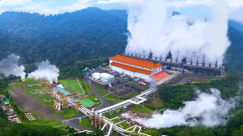 Geothermal energy development with steam emitted from power plant