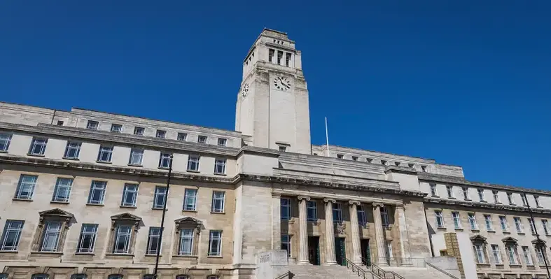 Image of the front of the University of Leeds building 